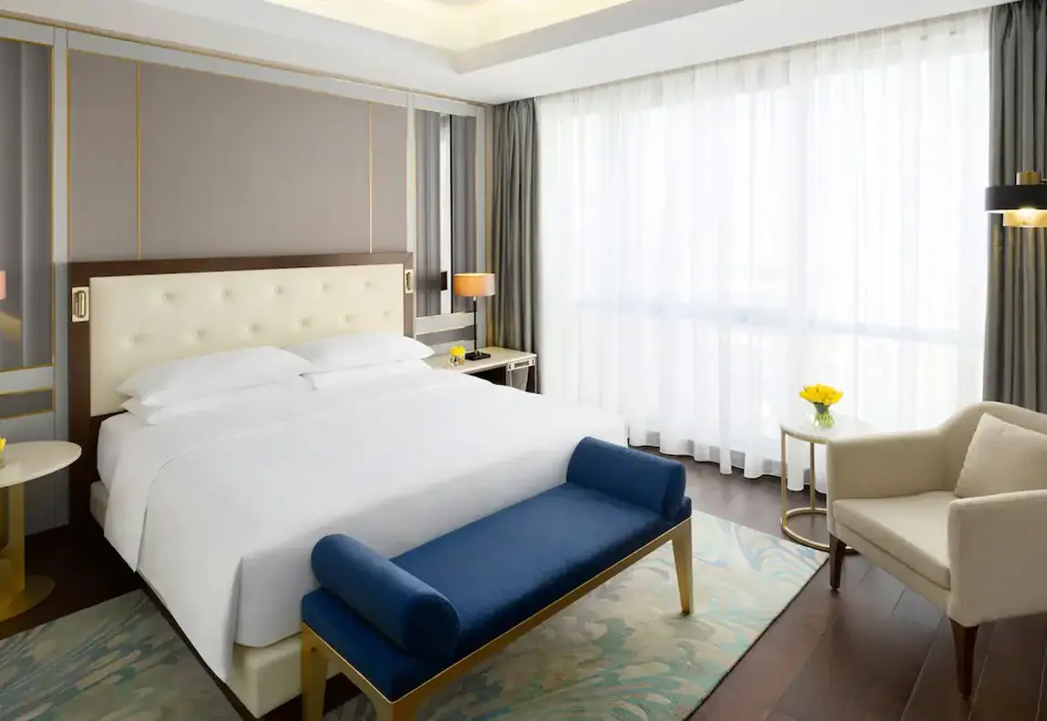 Grand-Hyatt-Al-Khobar-P044-Two-Bedroom-Residence-Bedroom.16x9.webp
